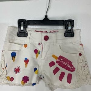 Desigual white girls shorts, Size 3/4T